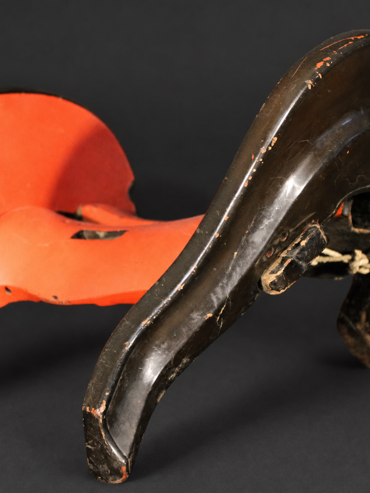 Kura - Samurai Saddle